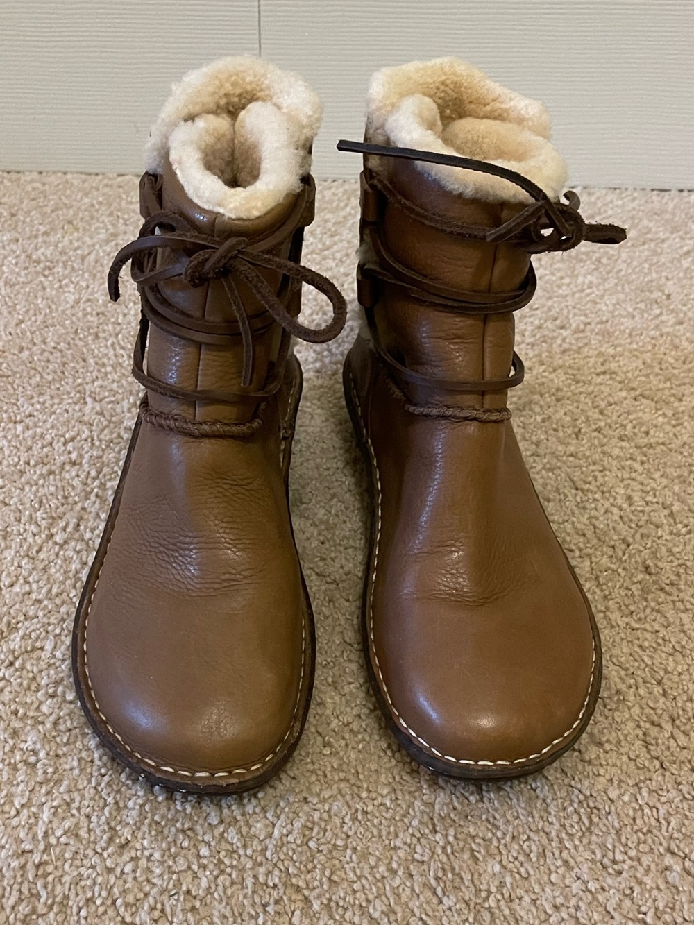 UGG Australia Caspia Boots Womens 8